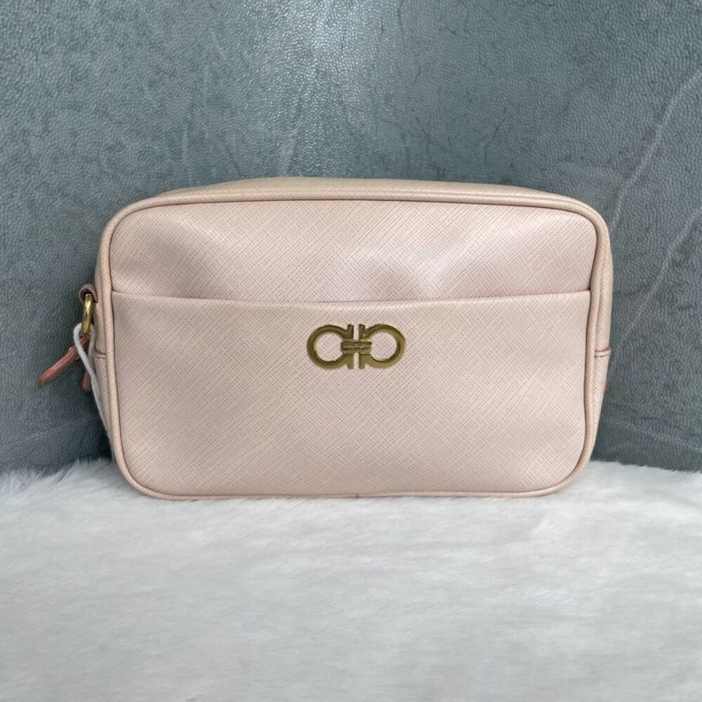 Ferragamo Women Pre-Loved Bag Very Good Condition